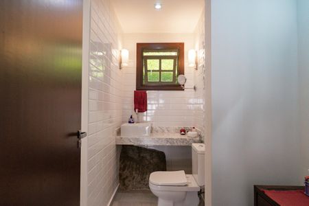 Casa de condomínio à venda com 343m², 5 quartos e 2 vagas Casa de condomínio à venda com 343m², 5 quartos e 2 vagasLavabo