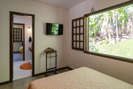 Casa de condomínio à venda com 343m², 5 quartos e 2 vagas Casa de condomínio à venda com 343m², 5 quartos e 2 vagasSuíte 2