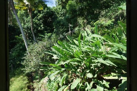 Casa de condomínio à venda com 343m², 5 quartos e 2 vagas Casa de condomínio à venda com 343m², 5 quartos e 2 vagasVista da suíte 2