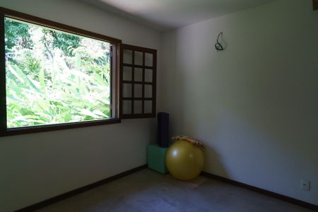 Casa de condomínio à venda com 343m², 5 quartos e 2 vagas Casa de condomínio à venda com 343m², 5 quartos e 2 vagasSuíte 3