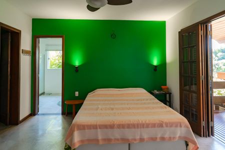 Casa de condomínio à venda com 343m², 5 quartos e 2 vagas Casa de condomínio à venda com 343m², 5 quartos e 2 vagasSuíte 1