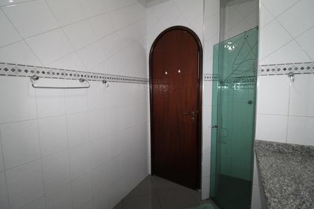 Apartamento à venda com 750m², 3 quartos e 6 vagasQuarto 2 - Banheiro