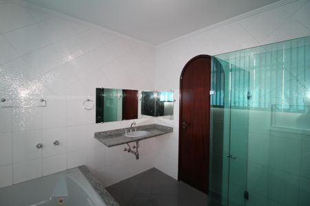 Apartamento à venda com 750m², 3 quartos e 6 vagasQuarto 3 - Banheiro