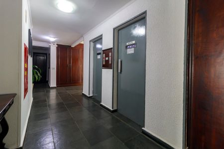 Apartamento à venda com 76m², 2 quartos e 2 vagasHall Social