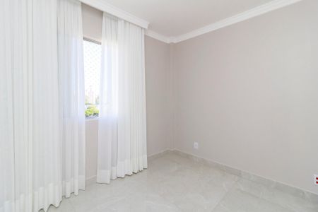 Apartamento à venda com 76m², 2 quartos e 2 vagasQuarto 2