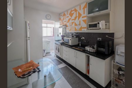 Apartamento à venda com 110m², 3 quartos e 2 vagasCozinha