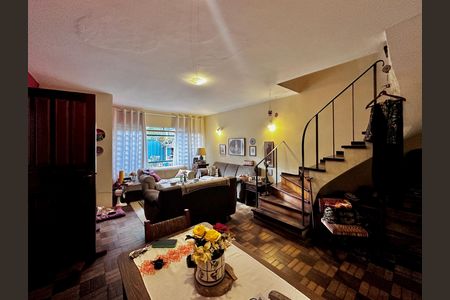 Casa à venda com 128m², 3 quartos e 1 vaga Casa à venda com 128m², 3 quartos e 1 vagaSala