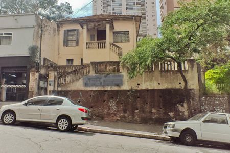 Casa à venda com 270m², 2 quartos e sem vaga Casa à venda com 270m², 2 quartos e sem vagaFachada + placa