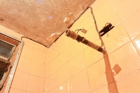 Casa à venda com 270m², 2 quartos e sem vaga Casa à venda com 270m², 2 quartos e sem vagaBanheiro de Serviço