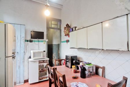 Casa à venda com 270m², 2 quartos e sem vaga Casa à venda com 270m², 2 quartos e sem vagaCozinha