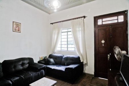 Casa à venda com 270m², 2 quartos e sem vaga Casa à venda com 270m², 2 quartos e sem vagaSala