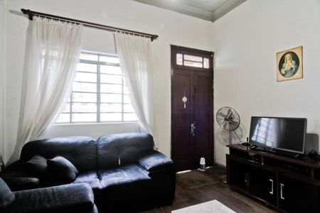 Casa à venda com 270m², 2 quartos e sem vaga Casa à venda com 270m², 2 quartos e sem vagaSala