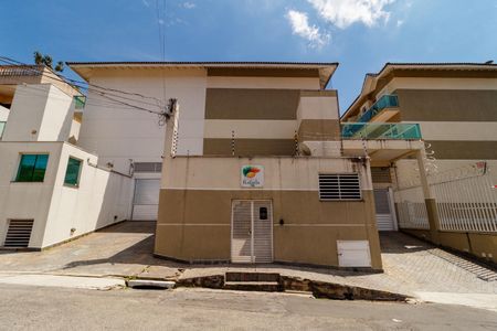 Casa de condomínio à venda com 100m², 3 quartos e 1 vagaFachada