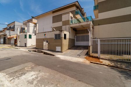 Casa de condomínio à venda com 100m², 3 quartos e 1 vagaFachada