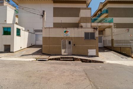 Casa de condomínio à venda com 100m², 3 quartos e 1 vagaFachada