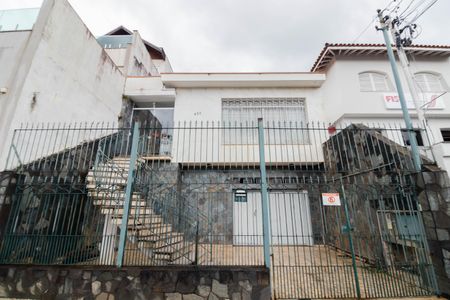 Casa à venda com 224m², 4 quartos e 4 vagasFachada