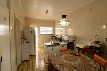 Casa à venda com 224m², 4 quartos e 4 vagasCozinha