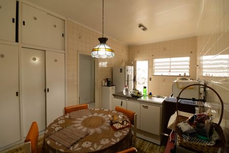 Casa à venda com 224m², 4 quartos e 4 vagasCozinha