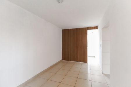 Sala de apartamento para alugar com 3 quartos, 56m² em Conjunto Residencial José Bonifácio, São Paulo
