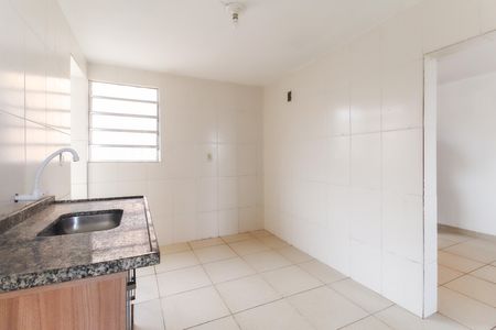 Cozinha de apartamento para alugar com 3 quartos, 56m² em Conjunto Residencial José Bonifácio, São Paulo