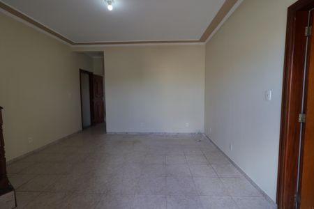 Casa para alugar com 200m², 4 quartos e 1 vagaSala