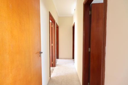 Casa para alugar com 200m², 4 quartos e 1 vagaCorredor Quartos