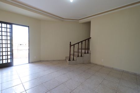 Casa para alugar com 200m², 4 quartos e 1 vagaSala