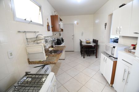 Apartamento à venda com 79m², 2 quartos e 1 vagaCozinha