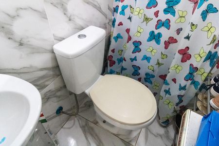 Casa para alugar com 75m², 2 quartos e 1 vaga Casa para alugar com 75m², 2 quartos e 1 vagaBanheiro do Quarto 2