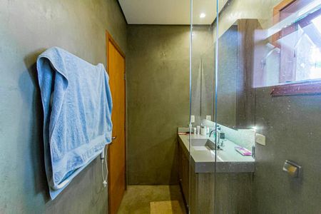 Casa à venda com 308m², 3 quartos e 2 vagasBanheiro da Suíte