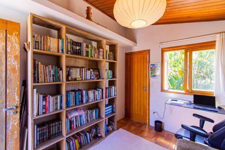 Casa à venda com 308m², 3 quartos e 2 vagasEscritório