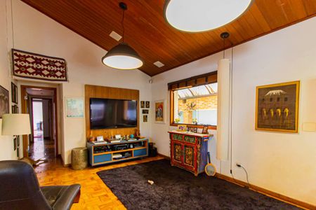 Casa à venda com 308m², 3 quartos e 2 vagasSala