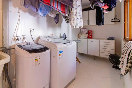 Casa à venda com 308m², 3 quartos e 2 vagasÁrea de Serviço