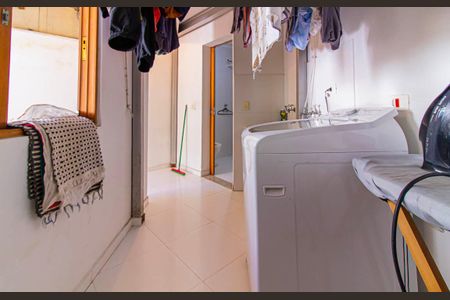 Casa à venda com 308m², 3 quartos e 2 vagasÁrea de Serviço