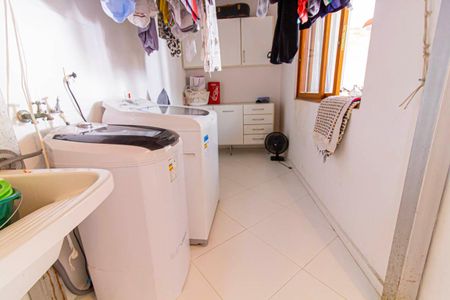 Casa à venda com 308m², 3 quartos e 2 vagasÁrea de Serviço