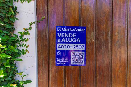 Casa à venda com 308m², 3 quartos e 2 vagasPlaquinha