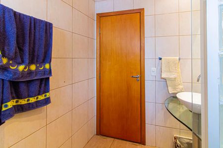 Casa à venda com 308m², 3 quartos e 2 vagasBanheiro