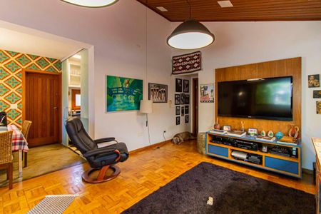 Casa à venda com 308m², 3 quartos e 2 vagasSala