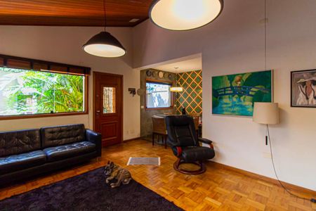 Casa à venda com 308m², 3 quartos e 2 vagasSala