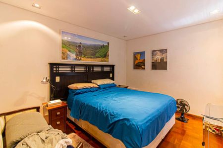 Casa à venda com 308m², 3 quartos e 2 vagasSuíte