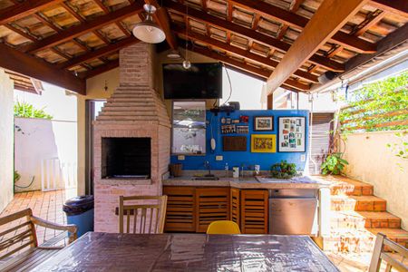 Casa à venda com 308m², 3 quartos e 2 vagasÁrea externa / Churrasqueira