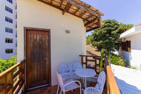 Casa à venda com 308m², 3 quartos e 2 vagasVaranda