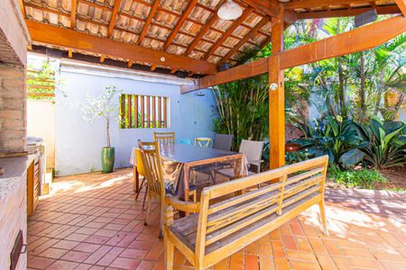 Casa à venda com 308m², 3 quartos e 2 vagasÁrea externa