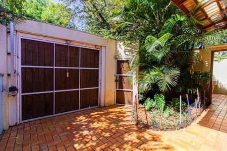 Casa à venda com 308m², 3 quartos e 2 vagasEntrada / Garagem