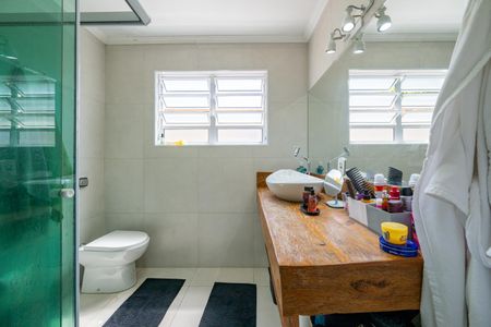 Casa à venda com 200m², 3 quartos e 2 vagasBanheiro da Suíte 1