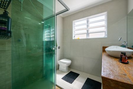 Casa à venda com 200m², 3 quartos e 2 vagasBanheiro da Suíte 1