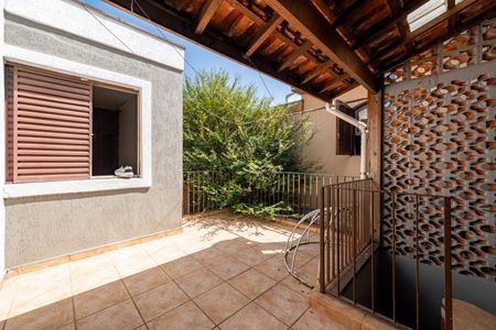 Casa à venda com 200m², 3 quartos e 2 vagasTerraço