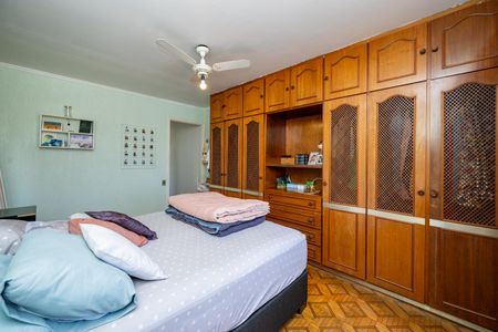 Casa à venda com 200m², 3 quartos e 2 vagasSuíte 1