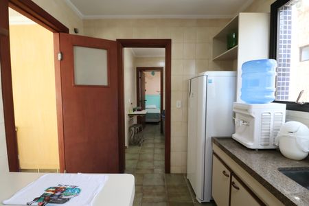 Apartamento para alugar com 138m², 3 quartos e 2 vagas Apartamento para alugar com 138m², 3 quartos e 2 vagasCozinha