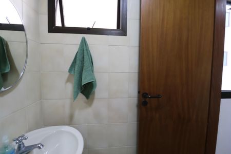 Apartamento para alugar com 138m², 3 quartos e 2 vagas Apartamento para alugar com 138m², 3 quartos e 2 vagasBanheiro de serviço